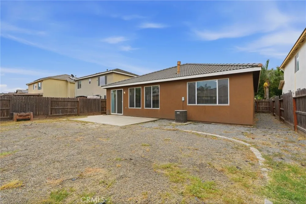3042 W Delta Visalia, CA 93291
