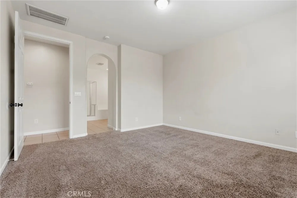 3042 W Delta Visalia, CA 93291