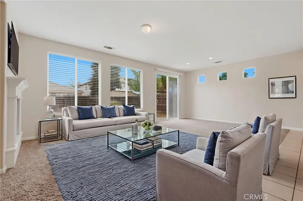 3042 W Delta Visalia, CA 93291