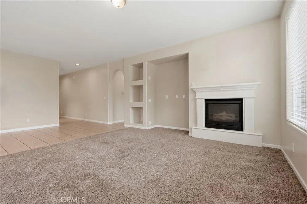 3042 W Delta Visalia, CA 93291