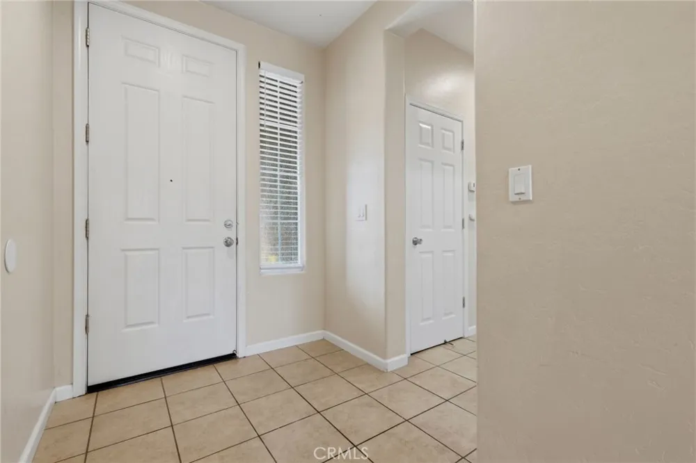3042 W Delta Visalia, CA 93291