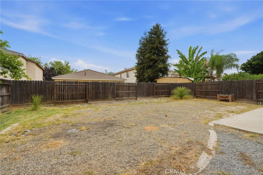 3042 W Delta Visalia, CA 93291