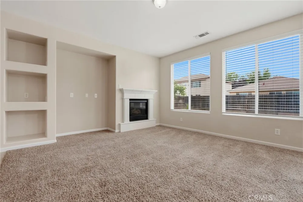 3042 W Delta Visalia, CA 93291