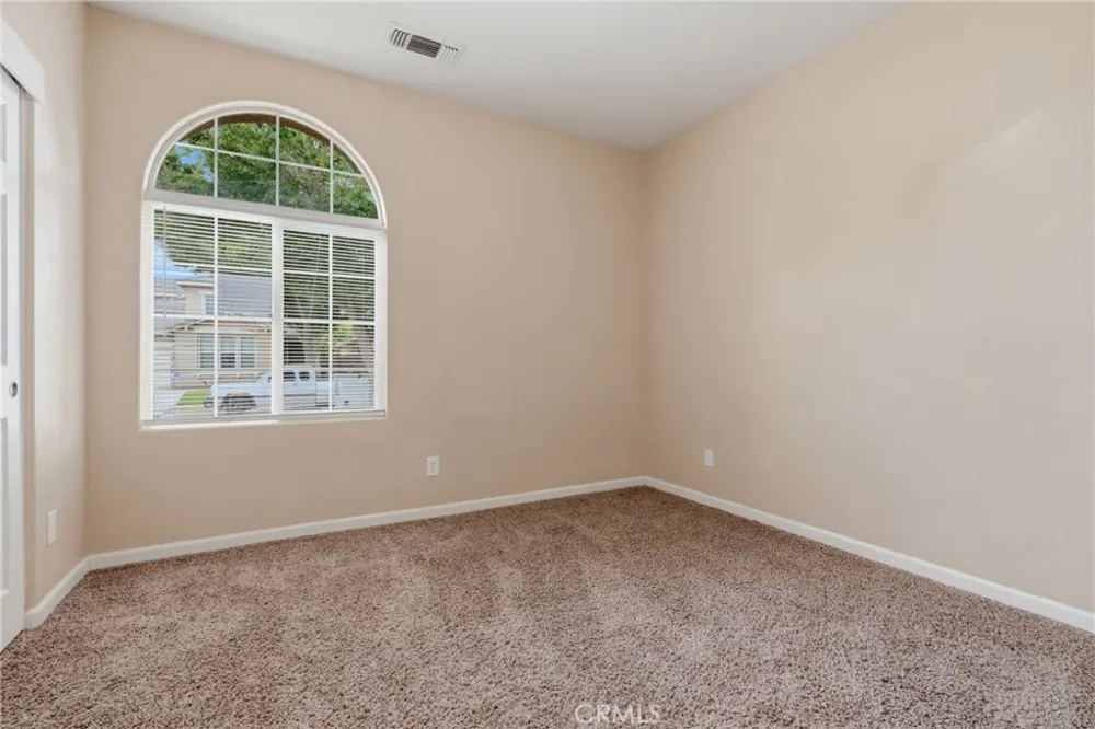 3042 W Delta Visalia, CA 93291