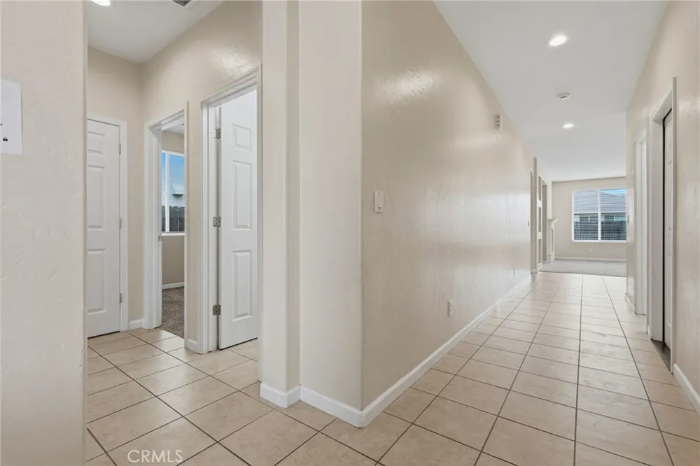 3042 W Delta Visalia, CA 93291