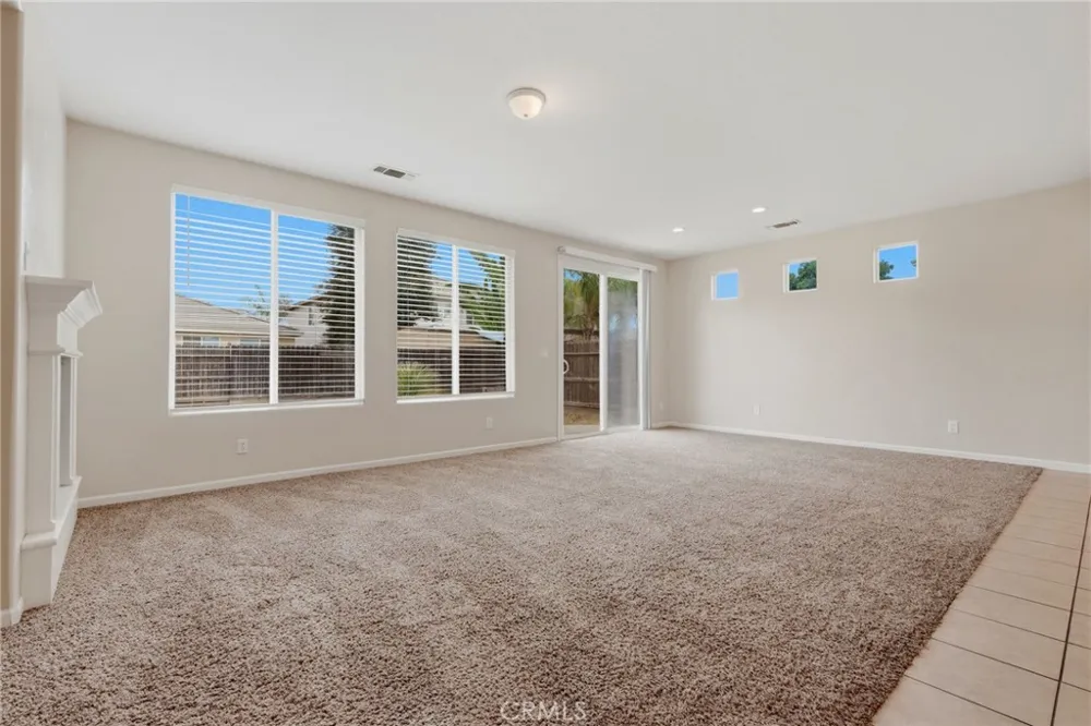 3042 W Delta Visalia, CA 93291