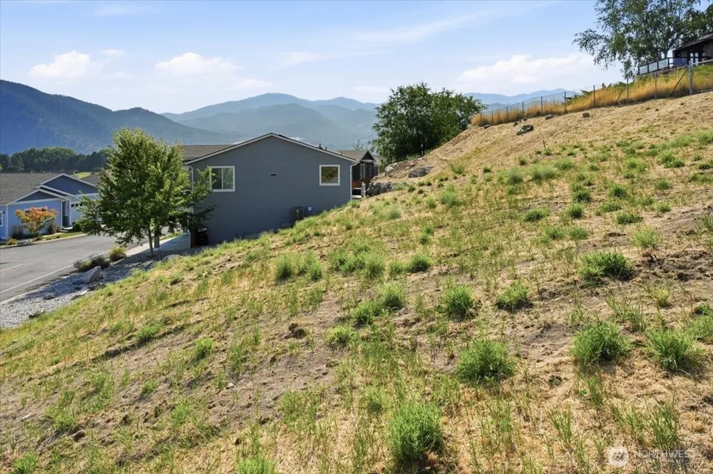 515 Village Drive Manson, WA 98831