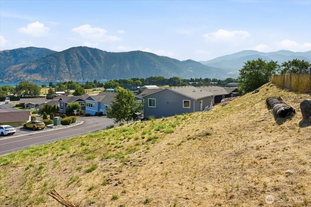 515 Village Drive Manson, WA 98831