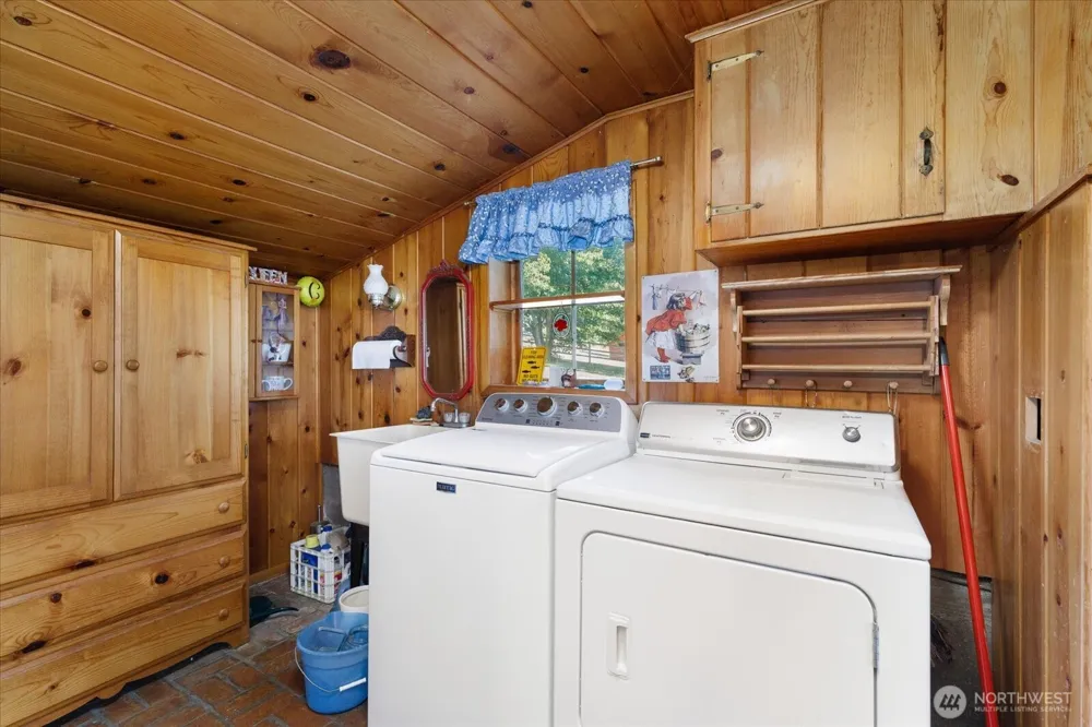 6054 Snapdragon Lane Clinton, WA 98236