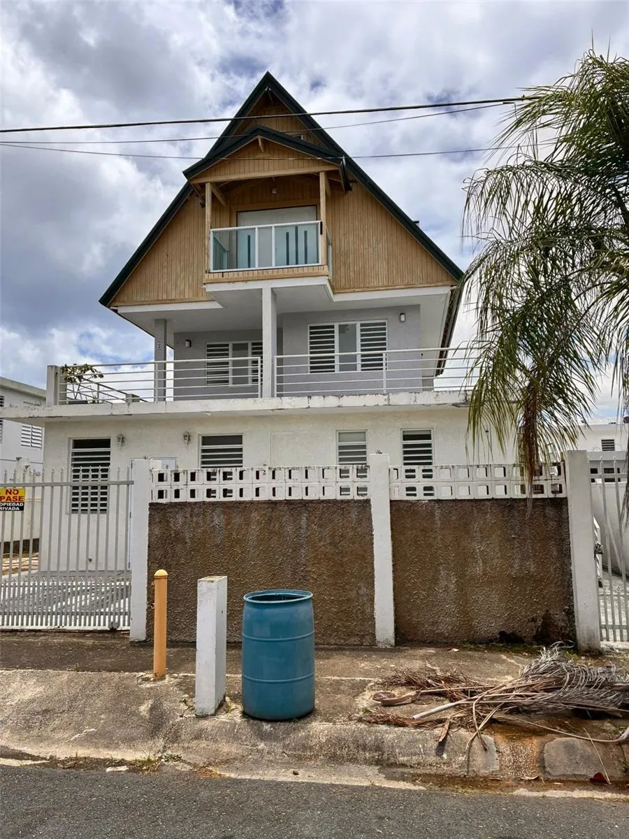 Calle E E #190 Dorado, PR 00646