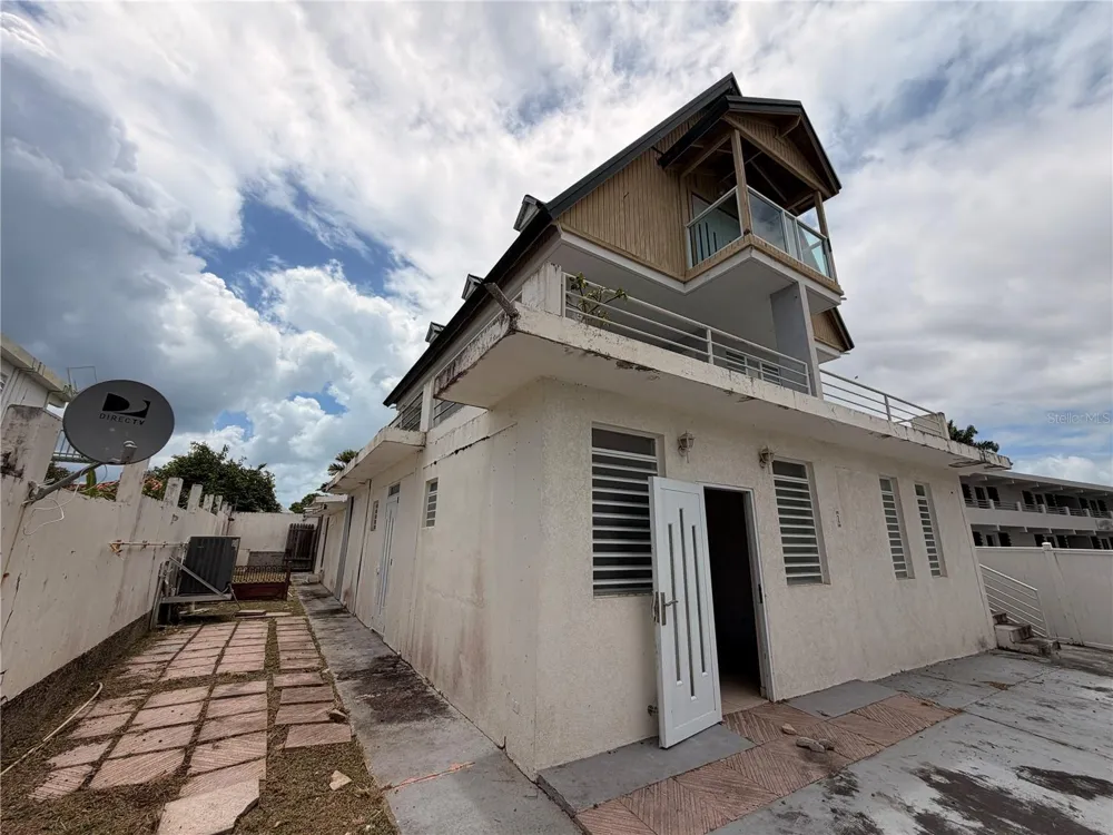Calle E E #190 Dorado, PR 00646