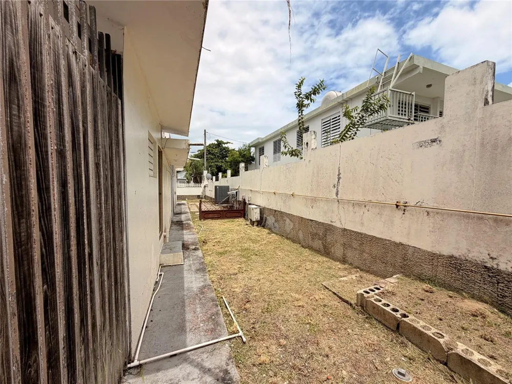 Calle E E #190 Dorado, PR 00646
