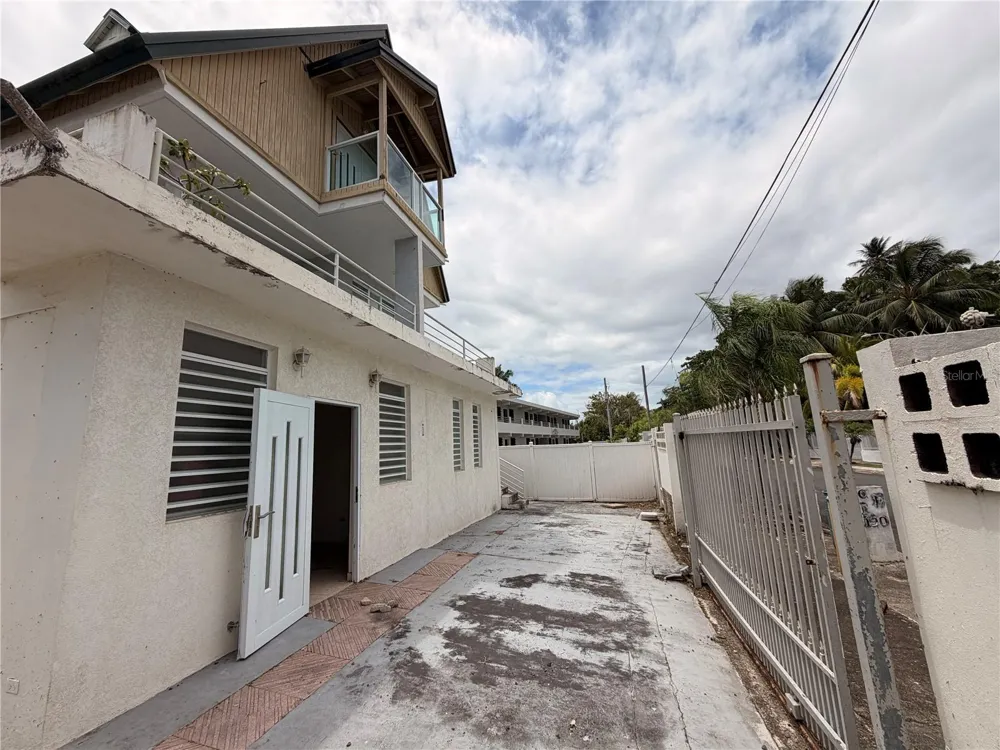Calle E E #190 Dorado, PR 00646