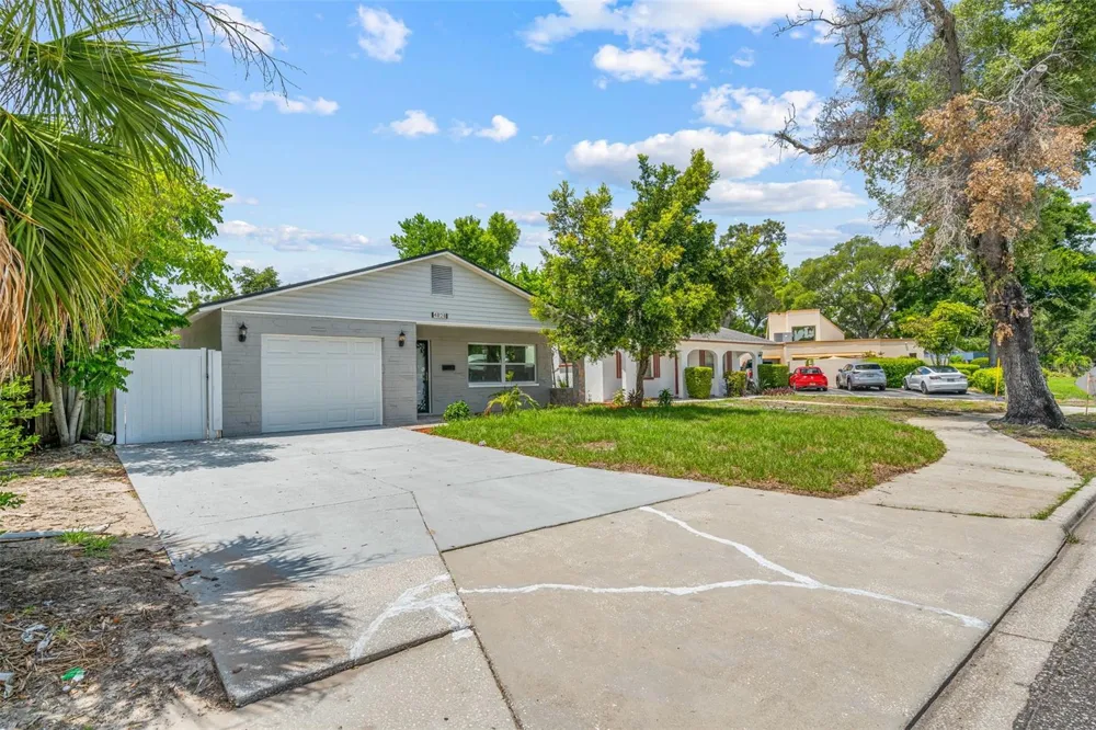 4828 22ND AVENUE St Petersburg, FL 33713