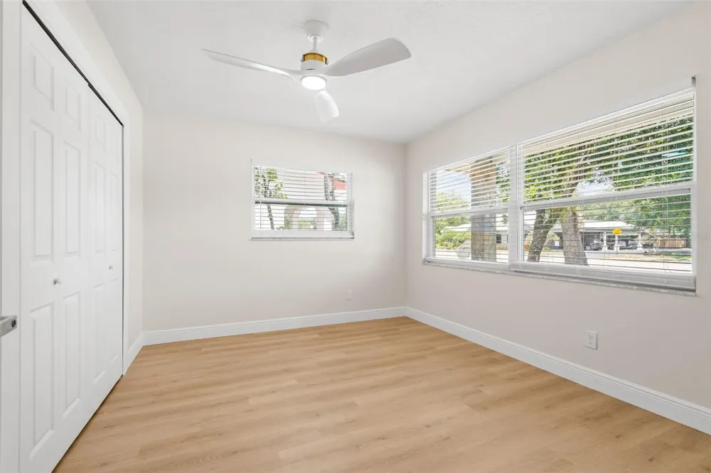 4828 22ND AVENUE St Petersburg, FL 33713