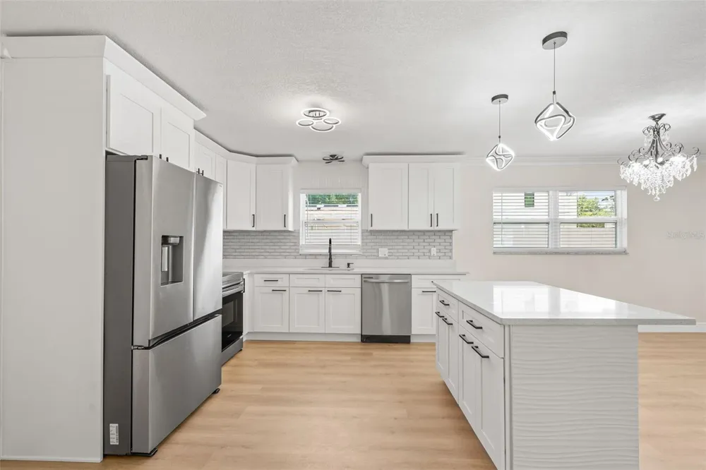 4828 22ND AVENUE St Petersburg, FL 33713