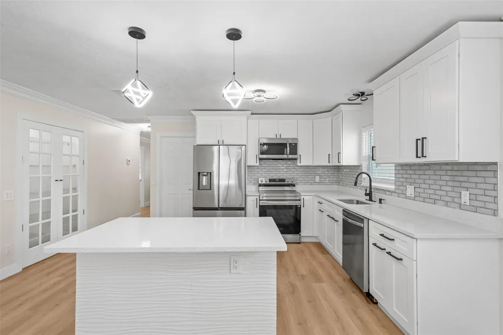 4828 22ND AVENUE St Petersburg, FL 33713
