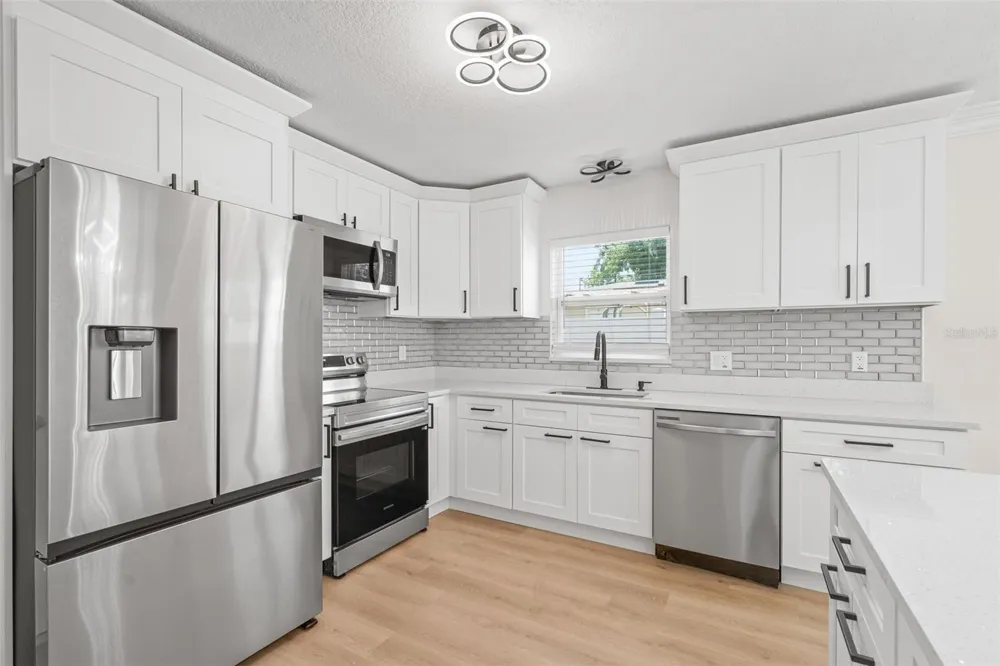 4828 22ND AVENUE St Petersburg, FL 33713