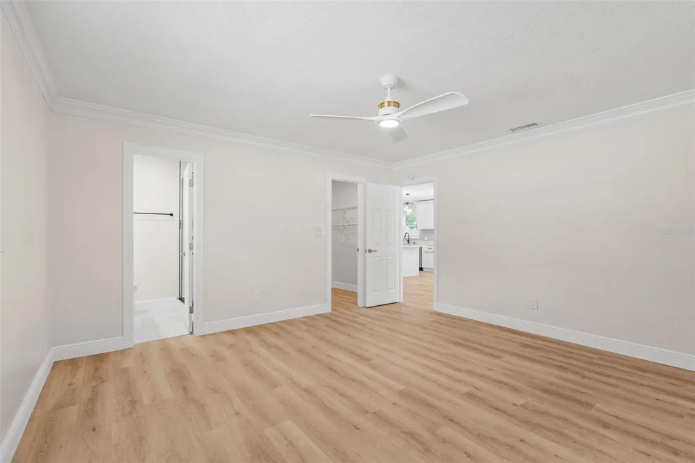 4828 22ND AVENUE St Petersburg, FL 33713