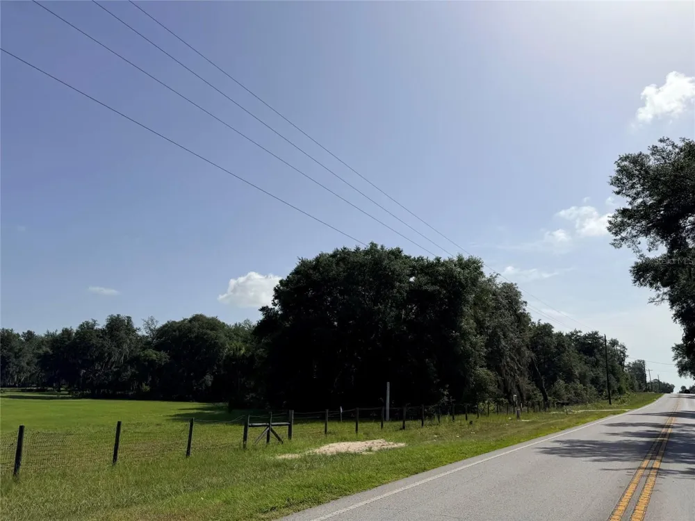 24601 SE HIGHWAY 42 Umatilla, FL 32784
