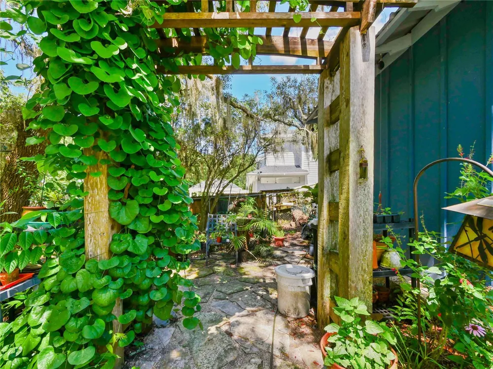 5701 CROSS FOX LANE Oviedo, FL 32765