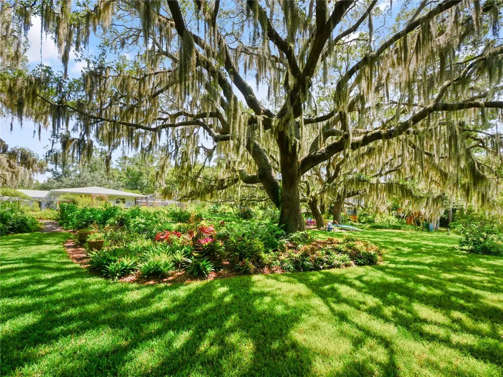 5701 CROSS FOX LANE Oviedo, FL 32765