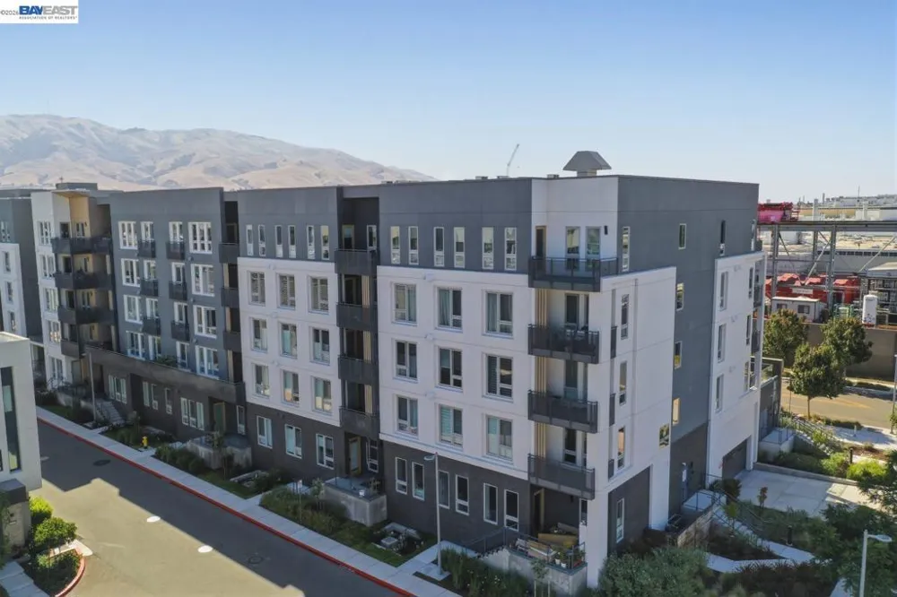 3698 Vision Cmn #414 Fremont, CA 94538