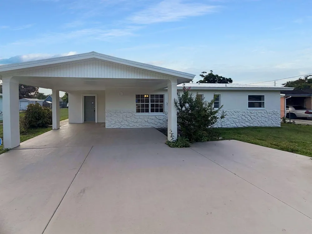 308 30th Fort Pierce, FL 34947