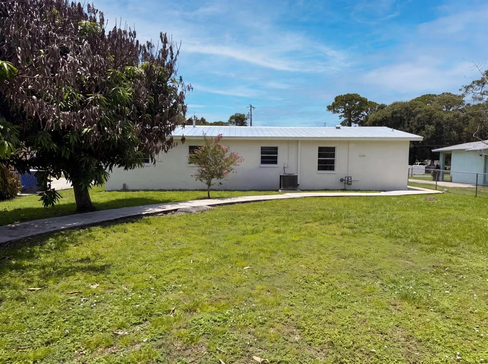 308 30th Fort Pierce, FL 34947