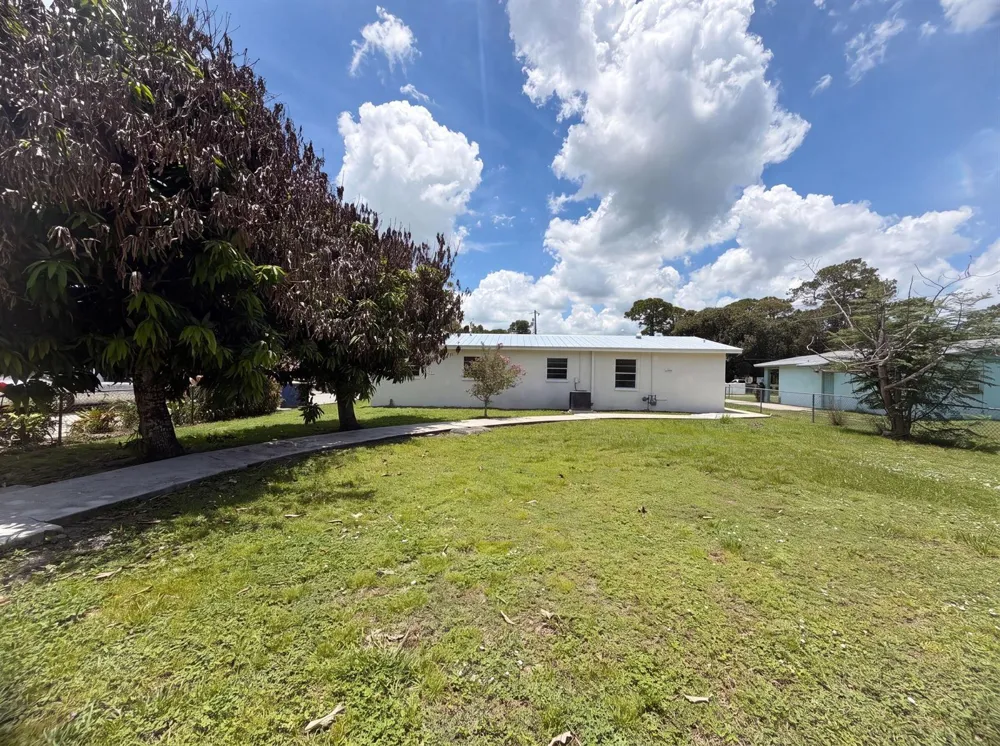 308 30th Fort Pierce, FL 34947