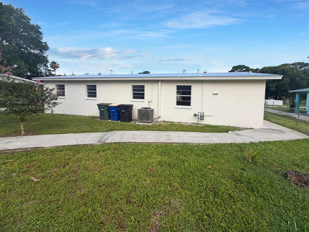 308 30th Fort Pierce, FL 34947