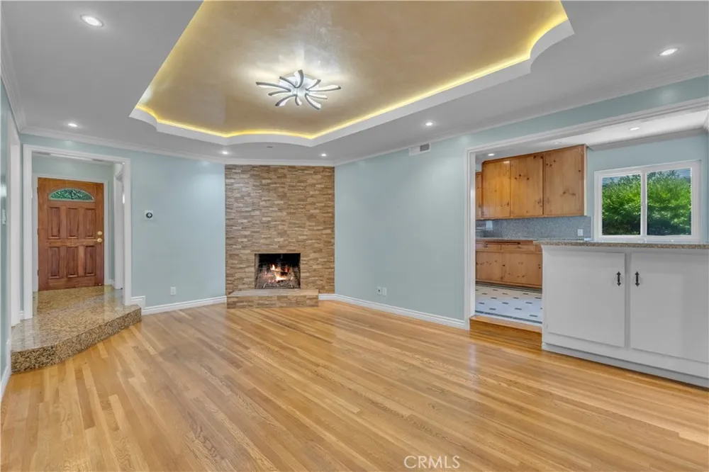 5452 Halbrent Avenue Sherman Oaks, CA 91411
