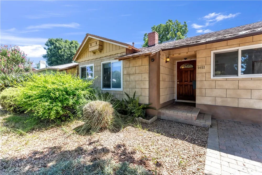 5452 Halbrent Avenue Sherman Oaks, CA 91411