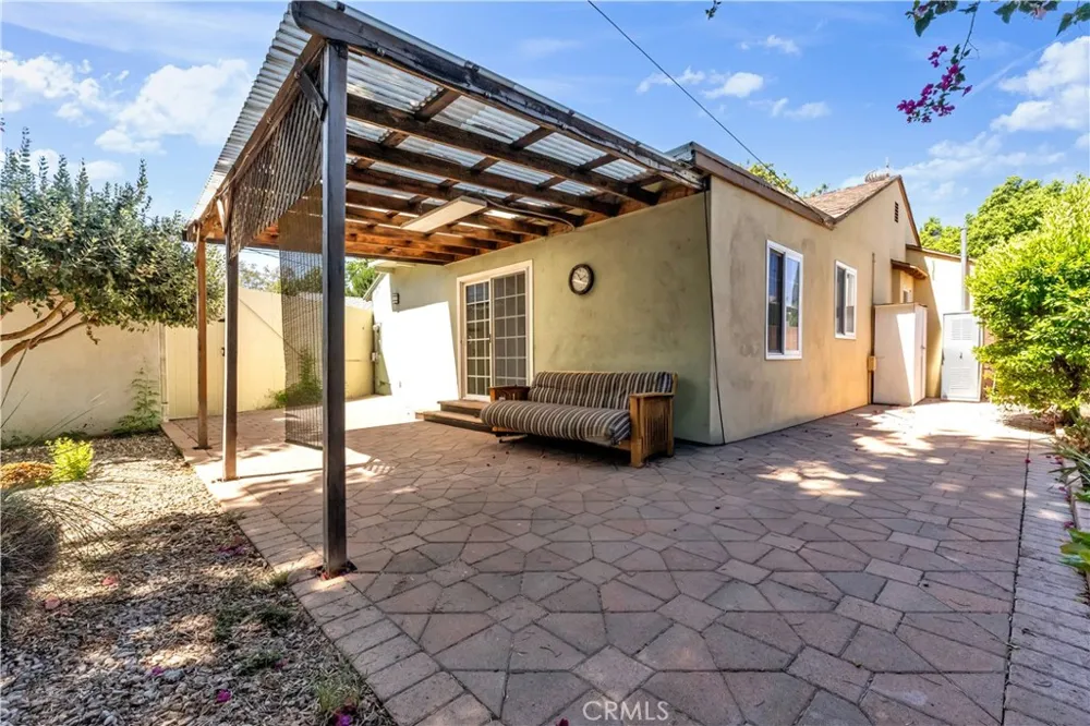 5452 Halbrent Avenue Sherman Oaks, CA 91411