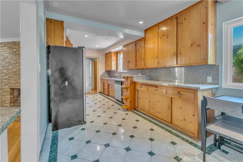 5452 Halbrent Avenue Sherman Oaks, CA 91411