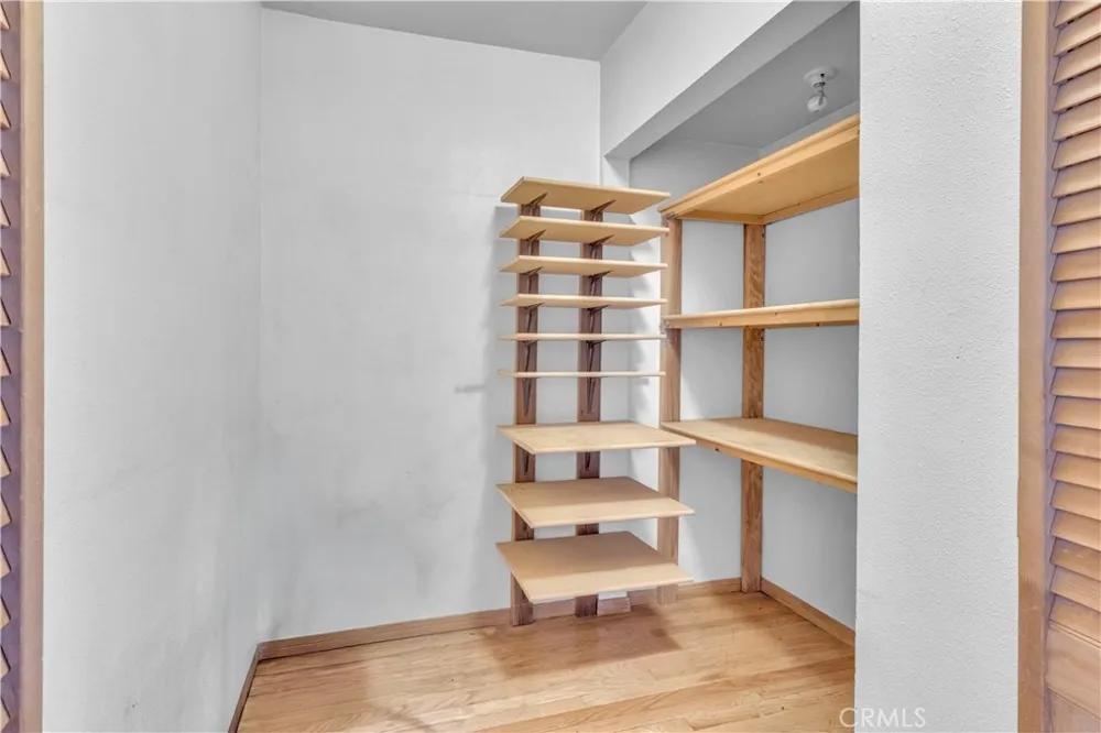 5452 Halbrent Avenue Sherman Oaks, CA 91411