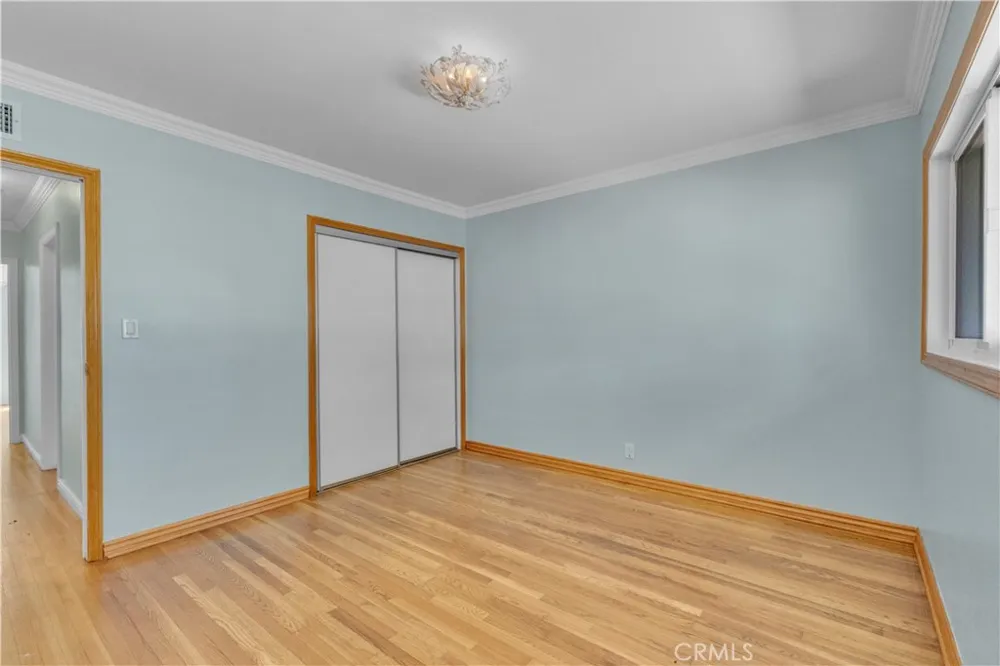 5452 Halbrent Avenue Sherman Oaks, CA 91411