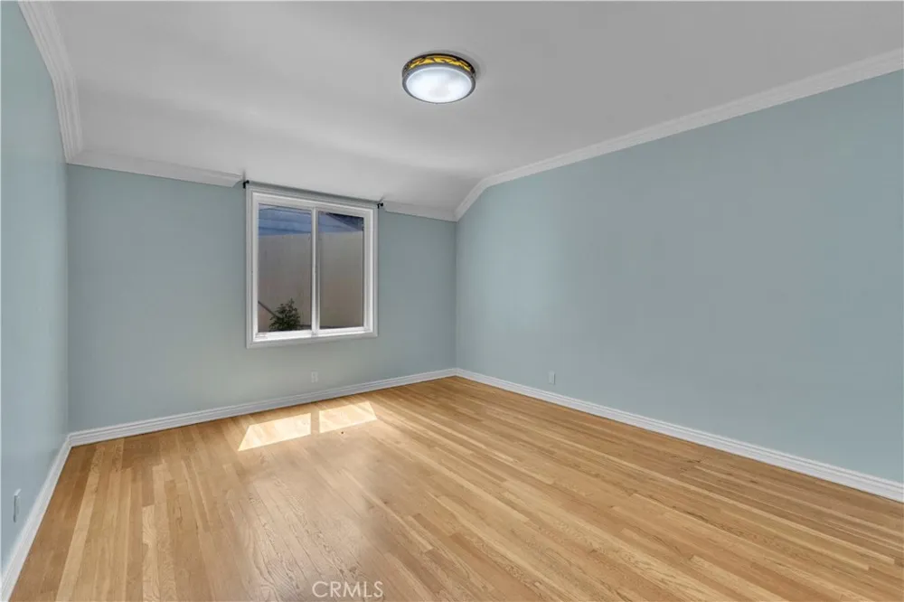 5452 Halbrent Avenue Sherman Oaks, CA 91411