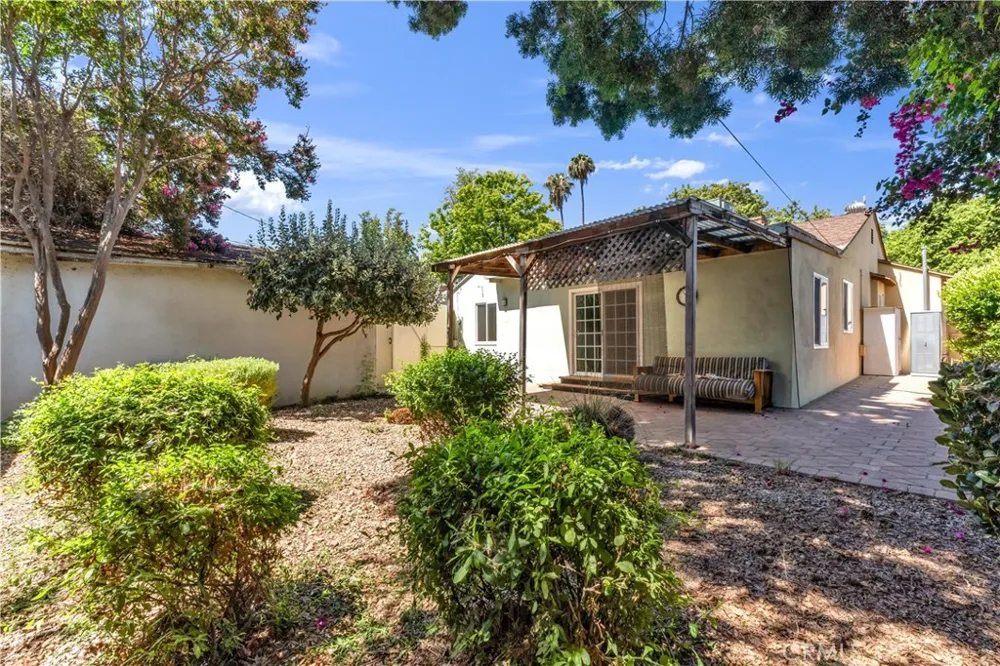5452 Halbrent Avenue Sherman Oaks, CA 91411