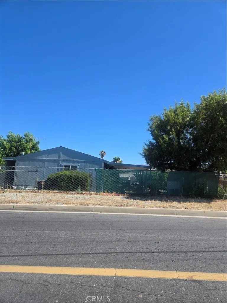 25492 Browca Hemet, CA 92544
