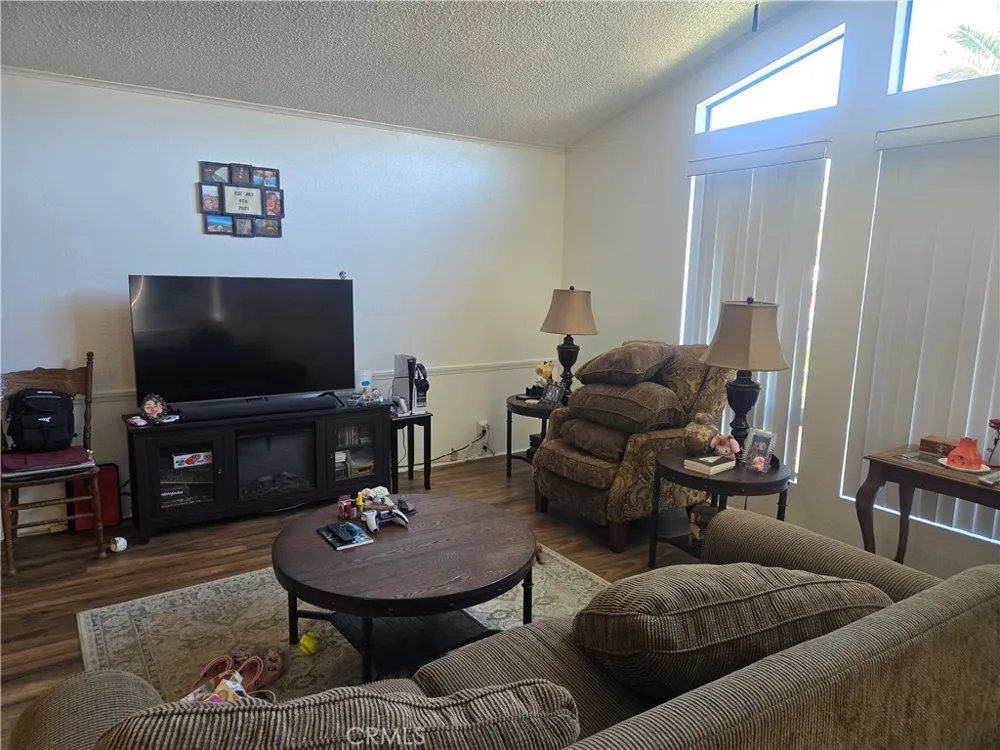 25492 Browca Hemet, CA 92544