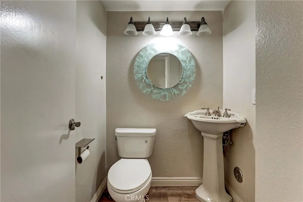 8241 Mason Avenue #C Winnetka, CA 91306
