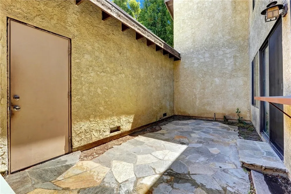 8241 Mason Avenue #C Winnetka, CA 91306