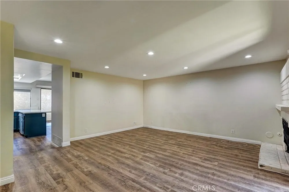 8241 Mason Avenue #C Winnetka, CA 91306