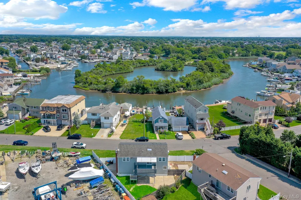 3612 Somerset Drive Seaford, NY 11783