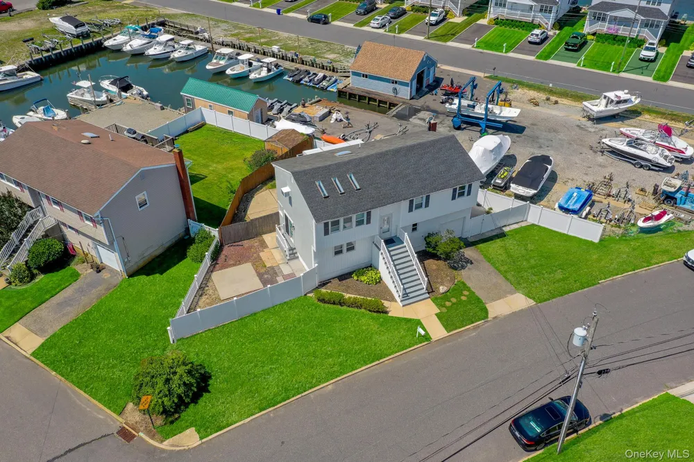 3612 Somerset Drive Seaford, NY 11783