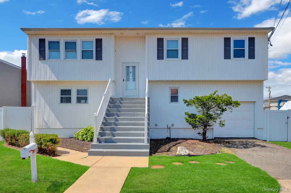 3612 Somerset Drive Seaford, NY 11783