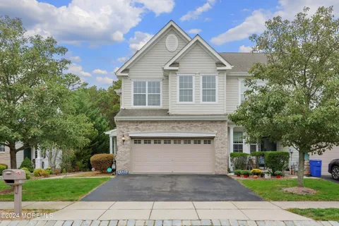 248 Hawthorne Lane