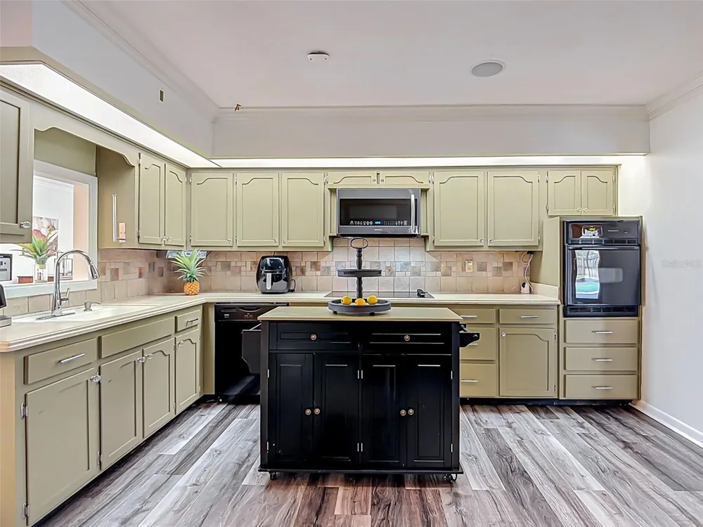 1231 NEWPORT AVENUE Lakeland, FL 33801