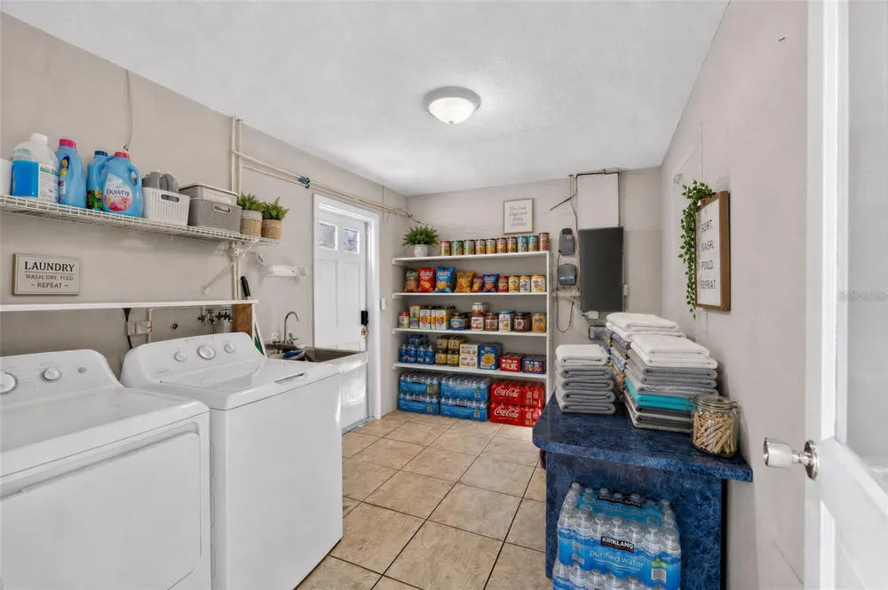 1231 NEWPORT AVENUE Lakeland, FL 33801
